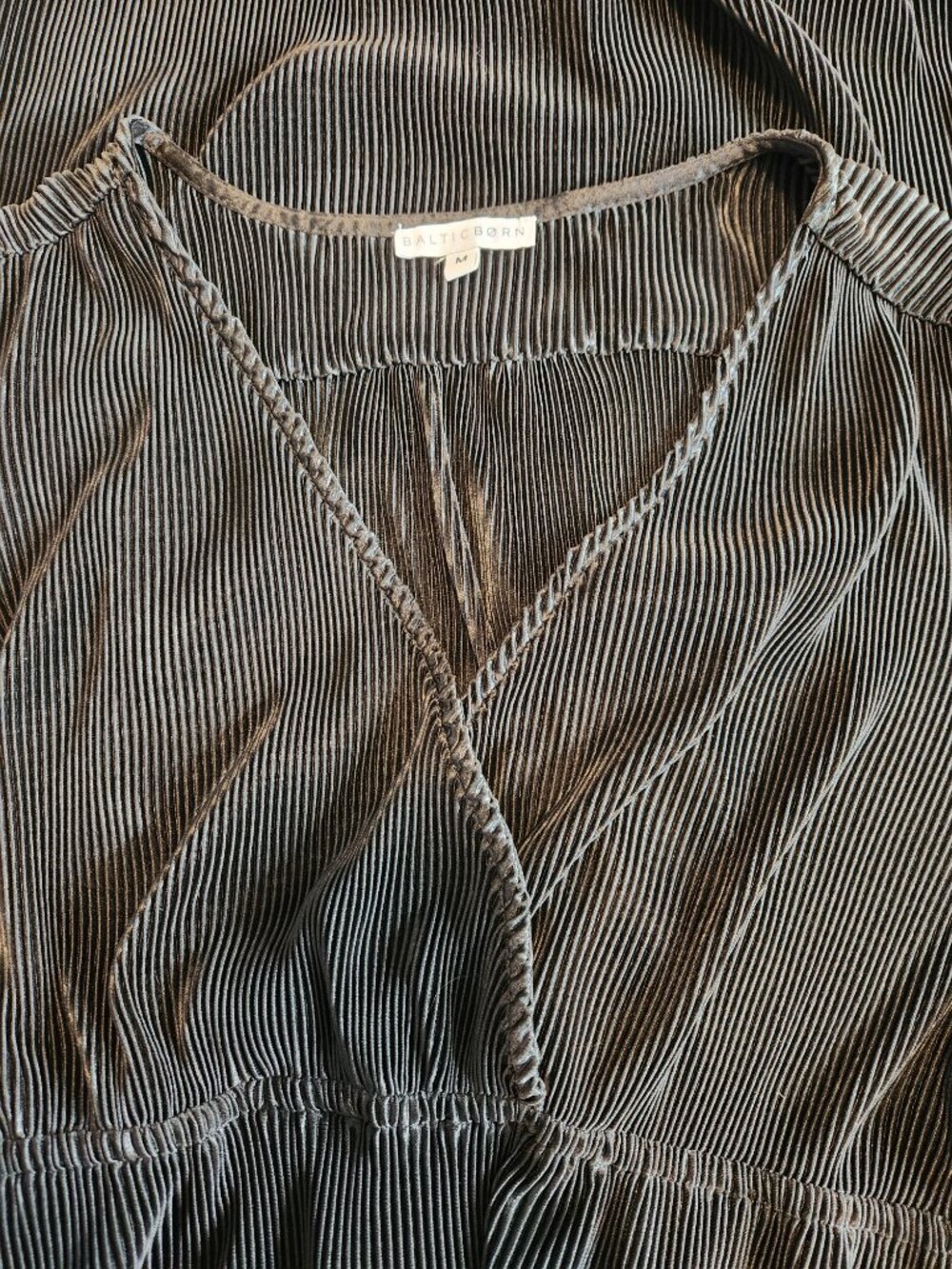 Baltic Born Venus Pleated Maxi Dress Long Sleeve V-neck Medium Black - Picture 7 of 10